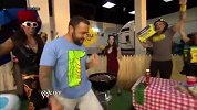WWE-14年-RAW第1101期：亚当罗斯与马瑞拉的烧烤派对-花絮