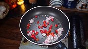 辣椒炒肉步骤超详细，简单又好吃的辣椒炒肉，超级开胃