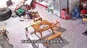 监控曝光！4人在家打麻将被天降轮胎瞬间砸翻，家属：4人受伤