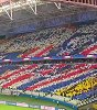 壮观！实拍申花球迷赛前组成巨大队徽TIFO