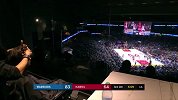 体验下VIP待遇！边看球边理发超大包厢看NBA