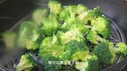 掌握脆绿秘诀！西兰花免焯水新做法，鲜嫩入味锁住营养