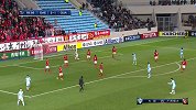 金大元边路突破连过两人 小角度弧线球滑门而过
