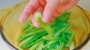 营养开胃！杏鲍菇西芹这样做，清脆爽滑又下饭