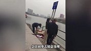佛山3人往江边放生亚克力板？多方回应