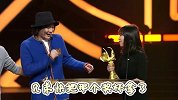 张大仙尴尬领奖？王者荣耀主播吐槽奖杯太重