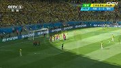 世界杯-14年-淘汰赛-1/8决赛-巴西队内马尔任意球开出被对方门将得到-花絮