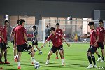 直击日本队多哈首训：攻防演练适应炎热天气 混血前锋阿道归队