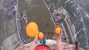260米烟囱上骑独轮车！罗马尼亚极限玩家看得人头皮发麻