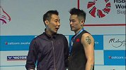 泪目！大马赛林丹逆转谌龙喜提冠军 李宗伟现身为其颁奖