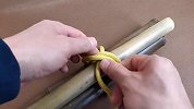 实用绳结技巧，捆绑长条形物体，这个方法很不错，简单方便、结实
