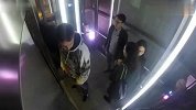 旅游-150205-僵尸电梯恶作剧 乘客吓呆了