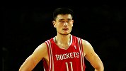 姚明8年NBA生涯一共赚了多少钱？火箭队薪水让人意外！