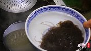 为什么饭店的凉拌蕨根粉那么好吃？看大厨如何做，酸辣开胃又解馋