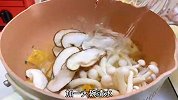 天热不知道吃什么，营养鲜美的三鲜菌菇汤，看一遍就会了