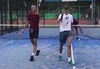 完美组合！范佩西与儿子网球双打配合