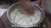 “白玉菇”这样做火了，酥脆椒香，咬一口直掉渣，上桌瞬间被扫光