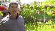 大衣哥称从未想过离开家乡：故土难离 从未想过离开村子到城里住