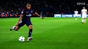 法国妖星初登世界杯 姆巴佩精湛脚法天赋不输大罗