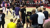 什么情况！首位被NBA选中的日本球员八村塁现场观战中国男篮