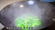 鸡蛋它跟谁都搭！鸡蛋炒蘑菇