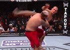 UFC回旋踢KO！正中头部乘势带走比赛