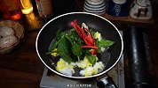 菠菜炒什么好吃，营养又好吃的菠菜炒鸡蛋，超级开胃