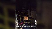 动车停电被困隧道3小时，乘客称小孩热哭了但不让砸窗，12306客服回应