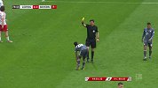 科曼前场拿球失误被断 恼羞成怒身后犯规吃黄牌
