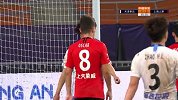 泰达任意球战术配合造威胁 郭皓暴力抽射被扑出