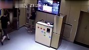 醉酒男强行搂抱女同事 还在派出所里唱了一夜歌