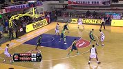 CBA-1617赛季-常规赛-第31轮-孟祥龙人群中强行突破上篮得手-花絮