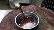 这才是糖醋排骨的正确做法，教你糖和醋的黄金比例，吃着太香了