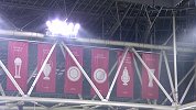 唯美镜头带你游览克鲁伊夫球场 冠军旗帜环布象征荣耀历史