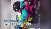 《爆笑60秒》萌娃滑雪被困意打倒成“烂泥” 爸爸无奈拖下场
