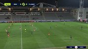 第56分钟尼姆球员丰巴射门 - 打偏