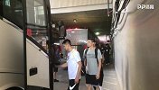 【PP体育在现场】人均膝盖绑冰袋 男篮众将乘大巴离开球馆