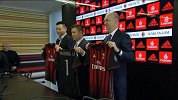 意甲-1617赛季-AC米兰俱乐部股权交接发布会 新任董事长李勇鸿出席接收红黑球衣-花絮