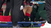 惨！中甲赛场现断腿事件 辽足队长张野小腿骨折