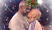 NBA名场面 巴克利与传奇裁判基情拥吻