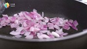 【日日煮】烹饪短片-青咖喱鸡肉炒饭