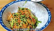营养美味黄瓜烙做法揭秘，清甜鲜香少油，孩子超爱！
