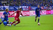 胡尔克心态失衡独自苦战 毛剑卿回防成功断球