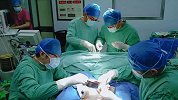 河南濮阳8岁男孩地下车库被砍手指离断：与嫌疑人无直接关系