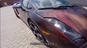 700万的兰博基尼来洗车，刚泼上水，工作人员就瞬间冒冷汗
