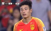 国足进球！武磊禁区内无人盯防 转身送出世界波吊射破门