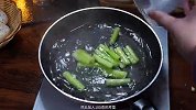 芹菜焯水多长时间，芹菜像我这样焯水2分钟就可以了