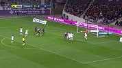 第9分钟图卢兹球员库卢里斯射门 - 打偏