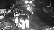 雨天路滑准新郎驾车被大车怼上墙 岳母不幸身亡