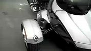 三轮摩托巨兽Can-Am Spyder roadsters